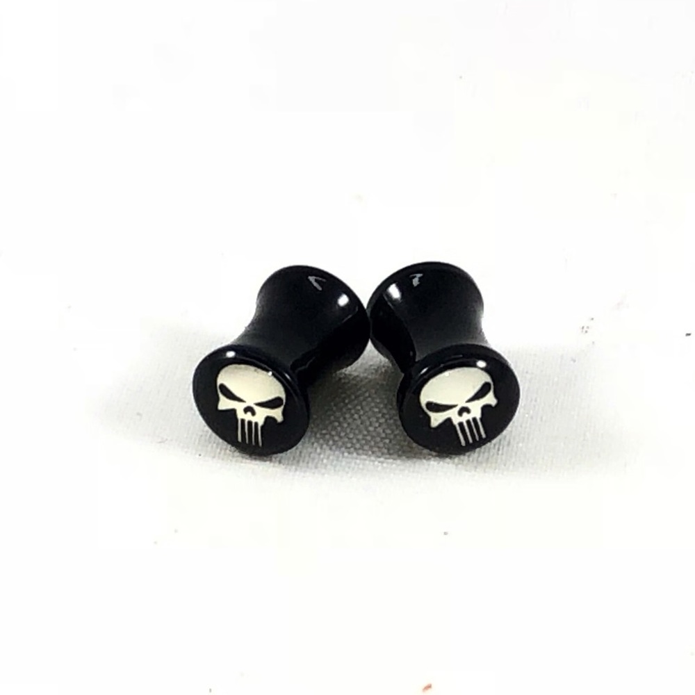 Pair Black Acrylic Faceted Skull Saddle Plugs 2g